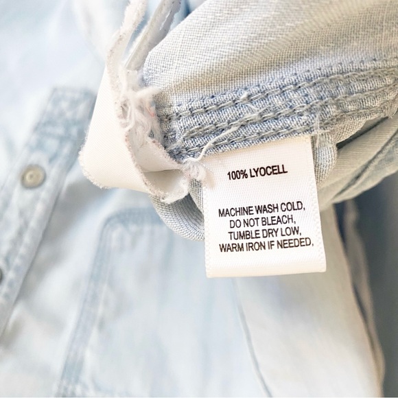 Lou & Grey Chambray Light Wash Henley Button Up Popover Shirttail Hem Shirt Top - Picture 7 of 10